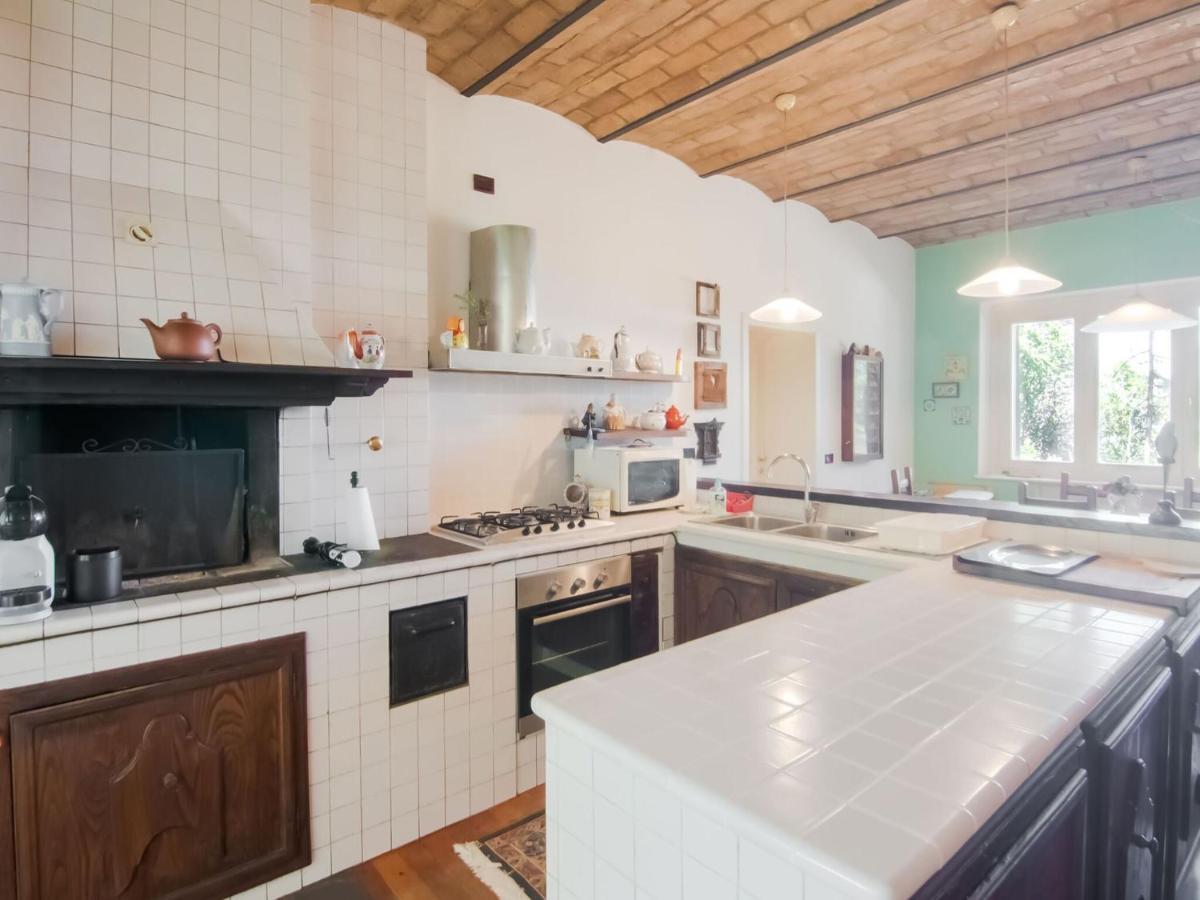 Belvilla By Oyo Villa Montegiove Фано Екстериор снимка